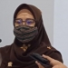 Dewan Pembina SMK Bina Mandiri Gorontalo, Dr. Titin Dunggio, M.Si.,M.Kes saat diwawancarai terkait kesiapan menyelenggarakan proses Kegiatan Belajar Mengajar di tahun ajaran baru. (Foto AKP/Kominfo)