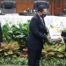 Ketua Badan Pemeriksa Keuangan (BPK) Republik Indonesia (RI) Agung Firman Sampurna menyerahkan langsung laporan hasil pemeriksaan LPKD Provinsi Gorontalo, Jumat (11/6/2021). (Kominfo Provinsi Gorontalo)