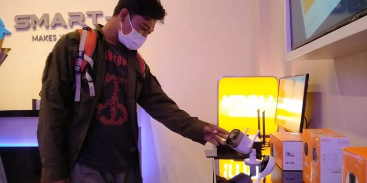 Peralatan smart home diantaranya CCTV mudah didapatkan di Gorontalo. (muhajir/gopos)