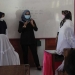 Wakil Bupati Bone Bolango Merlan S. Uloli, saat memberikan arahan tentang penegakan protokol kesehatan di hadapan siswa dan siswi di SMP 2 Suwawa (Foto: Irul/Kominfo)
