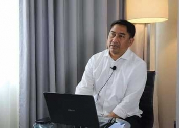Bupati Bone Bolango saat menjadi narasumber dalam webinar nasional bersama Pusat Investasi Daerah (PIP) Kementerian Luar Negeri. (Foto Facebook Hamim Pou)