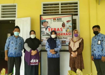 Pemutakhiran Data Pemilih Berkelanjutan (PDPB), Sosialisasi dan Pendidikan Pemilih di tingkat Sekolah, Kamis (17/6/2021) di SMK N 1 Bone Raya. (Foto: Muhajir/Gopos)