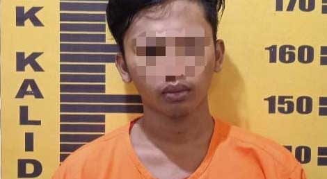 AS (21) pelaku yang telah mengedarkan pil double L tanpa izin. (Foto: humas Polres Tulungagung)