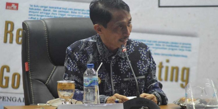 Bupati Gorontalo, Nelson Pomalingo saat menghadiri kegiatan Bedah Buku Reinventing Local Government, di Universitas Negeri Gorontalo (UNG), Senin (28/6/2021). (Foto: Putra/Gopos)