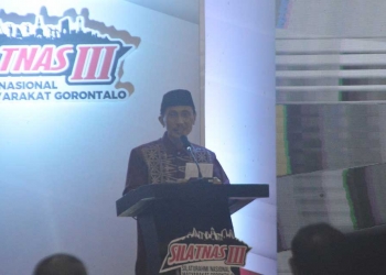 Bupati Gorontalo Nelson Pomalingo, saat memberikan sambutan di acara Silatnas, Di Rumah Makan Orasawa Limboto, Sabtu (26/6/2021). (Foto: Putra/Gopos)