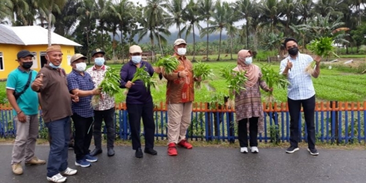P2L - Komisi II DPRD Provinsi Gorontalo saat melakukan monitoring Program P2L. Foto (Humas)