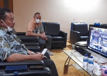 Ketua DPRD Provinsi Gorontalo saat menyampaikan pendapat pada rapat Forkopimda. Foto istimewa