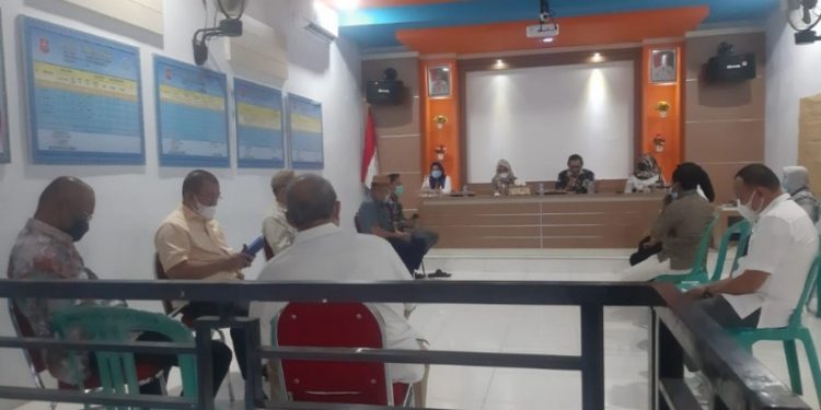 Komisi  I DPRD Provinsi Goorontalo saat memonitoring perkembangan desa digital di Desa Toto Utara, Kabupaten Bone Bolango, Rabu (28/7/2021). Foto Istimewa
