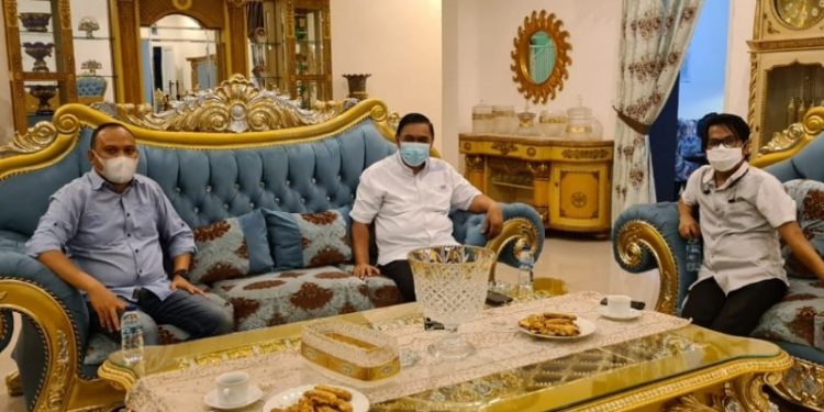 Ketua Komisi I DPRD Provinsi Gorontalo saat dikunjungi KPI Pusat. Foto Istimewa