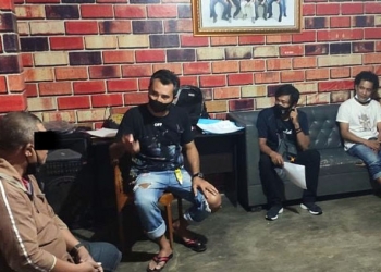 Terduga pelaku pencurian, NU, saat diamankan di Polres Gorontalo Kota. (Polda Gorontalo)