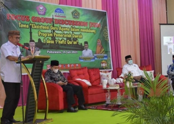 Bupati Pohuwato Saiful A. Mbuinga, memberikan sambutan pada pembukaan Fokus Group Discussion  (FGD).