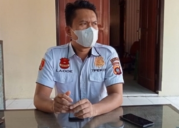 AKP Laode Arwansyah, Kasat Reskrim Polres Gorontalo Kota. Sedang menyiapkan klarifikasi dan pernyataan resmi terkait kasus pembacokan wartawan, melalui Konferensi pers, Kamis (8/7/2021). Foto : Sari/gopos