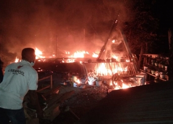 Kebakaran yang menimpa rumah semi permanen milik Tarun (38)  warga Dusun Karang Tengah Desa Harapan Kecamatan Wonosari Kabupaten Boalemo