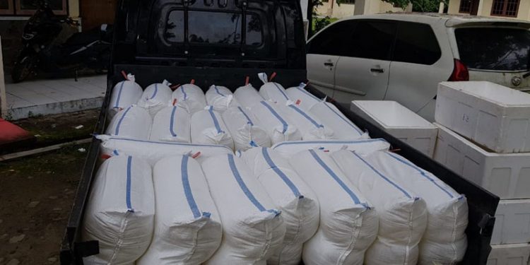 Miras cap tikus sebanyak 1,7 ton diamankan di Polres Bone Bolango. (istimewa)