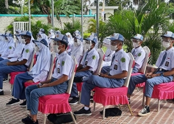 Para siswa SMK Bina Mandiri mengikuti pengenalan lingkungan sekolah dengan penerapan protokol kesehatan. (istimewa)