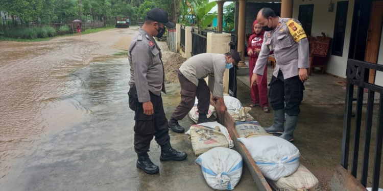 Polsek Suwawa Banjir