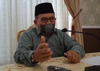 Wali Kota Gorontalo, Marten Taha saat mengimbau pemberlakuan PPKM dalam pelaksanaan Salat Idul Adha. (Fot: Aldy/gopos)