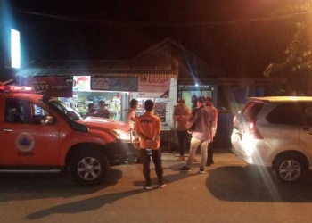 Pelaksanaan patroli gabungan Polres Bone Bolango, bersama Pemerintah Kabupaten Bone Bolango, dan jajaran terkait lainnya guna mengimbau masyarakat tetap di rumah dan tegakkan prokes. (Foto Humas Polres Bone Bolango)