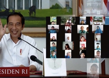 Presiden Republik Indonesia, Joko Widodo saat menggelar dialog melalui konferensi video bersama  anak-anak Indonesia, pada puncak Peringatan Hari Anak Nasional Tahun 2021. (Foto Kemenkominfo RI)