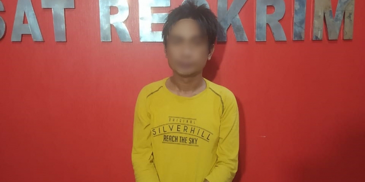 FS, pelaku pencurian handphone di Desa Tinelo, Kecamatan Tilango, Kabupaten Gorontalo diamankan Sat Reskrim Polres Gorontalo. (istimewa)