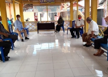 Komisi I DPRD Provinsi Gorontalo saat kunjungan kerja dalam rangka optimalisasi Posko PPKM dan Kampung Tangguh Covid-19 di Desa Kramat, Kecamatan Tapa, Kabupaten Bone Bolango. Foto Istimewa