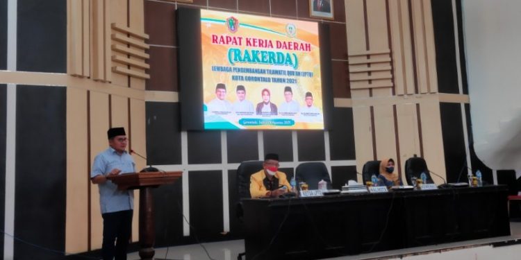 Wali Kota Gorontalo, Marten Taha dalam sambutan Rapat Kerja Daerah (Rakerda) LPTQ Kota Gorontalo, Sabtu (28/8/2021). Foto (Ari/Gopos)