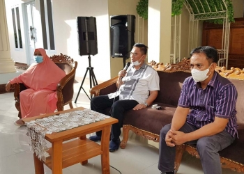 Anggota DPRD Provinsi Gorontalo, AW Talib saat melakukan reses. (Foto istimewa)