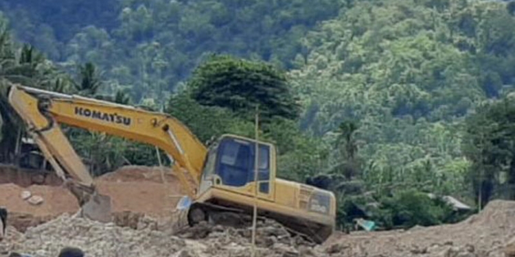 Alat berat yang sudah di amankan oleh Pihak kepolisian Pohuwato, di area pertambangan ilegal di desa Botudulanga.