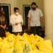 Pemkab Gorontalo versama Alfamart siap menyalurkan bantuan 250 paket sembako masyarakat. (Foto Kominfo Kabupaten Gorontalo)