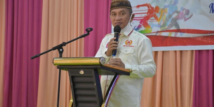 Bupati Pohuwato, Saipul Mbuinga, memberikan sambutan pada pengukuhan pengurus KONI Pohuwato periode 2021-2026, Senin (9/8/2021).