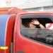 Bupati Bone Bolango, Hamim Pou saat menjadi sopir truk tangki air. (Foto Istimewa)