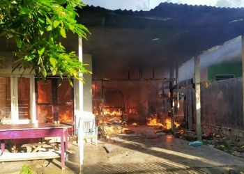 Rumah milik Serli Hulalata (43) dan Fikri Pomalingo (39) di Kelurahan Bolihuangga Kecamatan Limboto Kabupaten Gorontalo, mengalami kebakaran, Selasa (31/8/2021). Istimewa