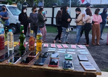 Sebanyak 15 pasangan muda-mudi diamankan ke Polsek Tilongkabila bersama barang bukti miras dan obat-obatan. (Istimewa)