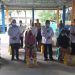 Proses penyaluran bantuan NKRI Peduli oleh Wakil Gubernur Gorontalo Idris Rahim didampingi Wakil Bupati Bone Bolango Merlan S. Uloli dam Pimpinan OPD Pemerintah Provinsi Gorontalo untuk masyarakat Kecamatan Bulango Utara dan Bulango Ulu. (Foto Indra/Gopos)