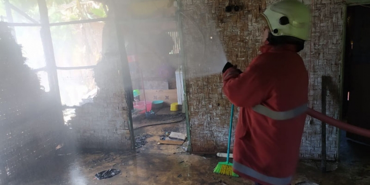 Kebakaran rumah di Hutabohu