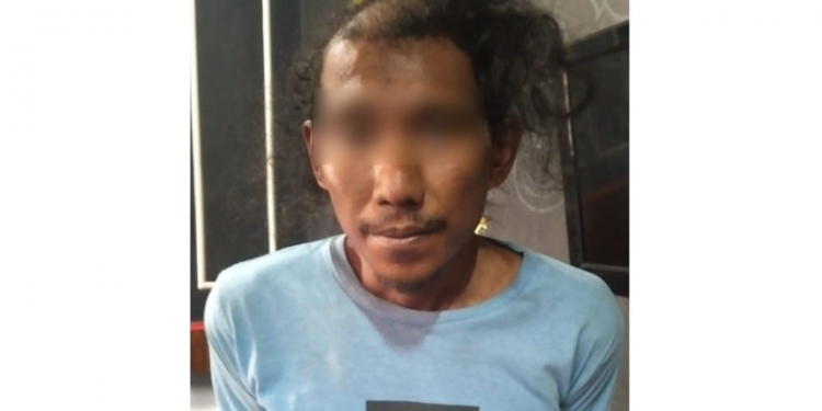 PENCURIAN HANDPHONE - NA pemuda Asal Desa Tupa Kecamatan Bulango Utara Kabupaten Bone Bolango saat diamankan oleh pihak Satreskrim Polres Gorontalo. Istimewa