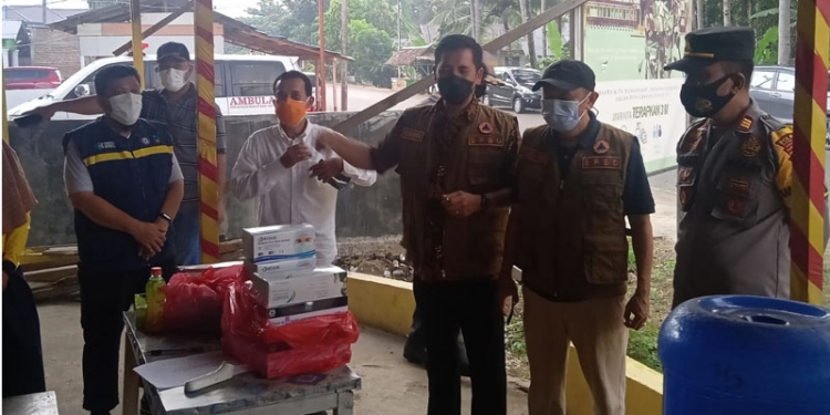 Pengecekan pos perbatasan oleh tim Satgas Penanggulangan covid-19 Provinsi Gorontalo. (dok. Kominfo Prov. Gorontalo)