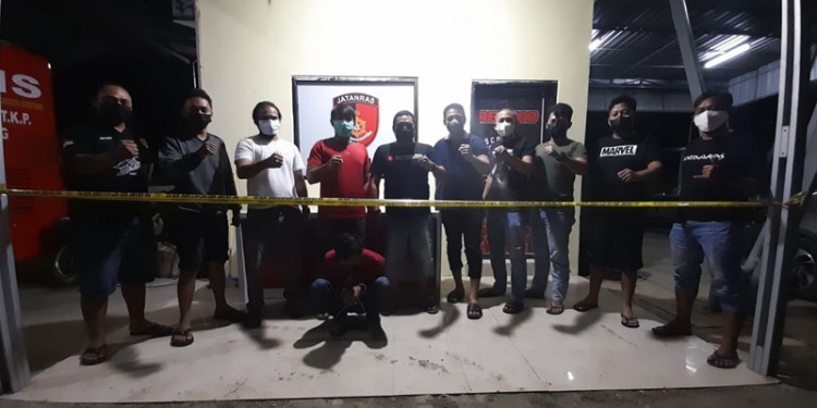 Tim Piranha Resmob Polres Gorut bersama Tim Scorpion Polda Sulteng usai penangkapan pelaku penganiayaan yang terjadi di wilayah hukum Polres Gorut. (Foto.isno/gopos)