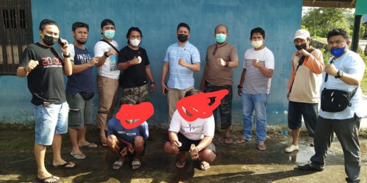 Tim Khusus Kepolisian Resort (Polres) Bone Bolango yang dipimpin oleh Ipda Zulkifli Saeng mengamankan dua orang warga Kota Gorontalo akibat memiliki sabu, Kamis (19/8/2021)