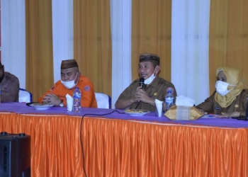 Bupati Pohuwato, Saiful A Mbuinga didampingi Forkopimda menghadiri rapat percepatan vaksinasi di Kecamatan Marisa bertempat di aula Kantor Camat Marisa.