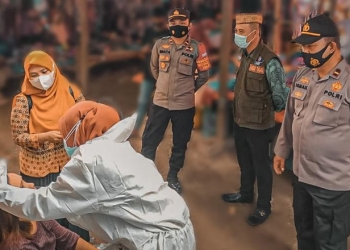 Pedagang Mohiolo Rapid Tes Antigen