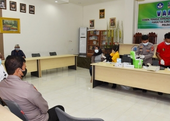 Proses vaksinasi di Lingkungan Fakultas Ilmu Pendidikan