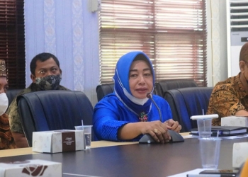 Wakil Bupati Pohuwato, Suharsi Igirisa melakukan pertemuan bersama Dinas PUPR Provinsi Gorontalo. (Mahmud/gopos)