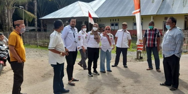 Komisi III DPRD Provinsi Gorontalo meninjau lokasi pengerjaan program Pisew, Jumat (13/8/2021) (istimewa)
