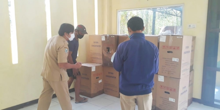 Bantuan 50 unit konsentrator oksigen tiba di Kantor Dinas Kesehatan Provinsi Gorontalo, Senin (23/8/2021) (istimewa)