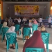 Proses penyaluran bantuan NKRI Peduli oleh Wakil Gubernur Gorontalo Idris Rahim didampingi Wakil Bupati Bone Bolango Merlan S. Uloli dam Pimpinan OPD Pemerintah Provinsi Gorontalo untuk masyarakat Kecamatan Bulango Utara dan Bulango Ulu. (Foto: Indra/Gopos)