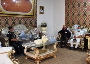 Bupati Pohuwato, Syaiful Mbuinga bersama dosen Fakultas Ushuluddin dan Dakwah (FUD) IAIN Gorontalo, di rumah jabat Bupati Pohuwato.