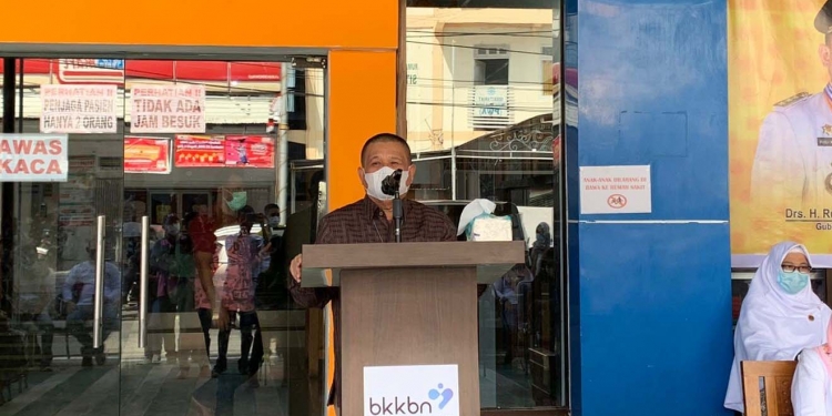 Idris Rahim, Wakil Gubernur Gorontalo saat membuka kegiatan pencanangan vaksinasi Covid-19 bagi ibu hamil provinsi Gorontalo, di Rumah Sakit Ibu dan Anak Sitti Khadijah, Kota Gorontalo, Sabtu (28/8/2021). (Foto: Tim Infokom/Dinkesprov)