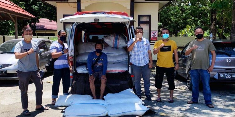 Tim Resmob Pasopati saat mengamankan 1.000 liter Cap Tikus beserta pemiliknya (Foto istimewa)