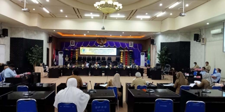 Rapat Pansus I Dewan Perwakilan Rakyat Daerah (DPRD) Kota Gorontalo, membahas Ranperda tentang penyelenggaraan kearsipan Kota Gorontalo, Selasa (10/8/2021) (Foto: Sari/gopos)